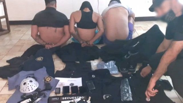 Tres hombres fueron detenidos durante el allanamiento de una lujosa vivienda de Brassey al 7900.