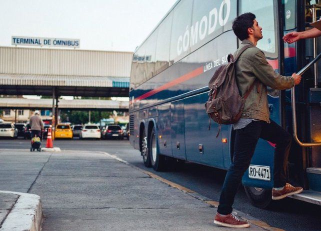 Se establecen límites de peso y tamaño para bolsos y valijas