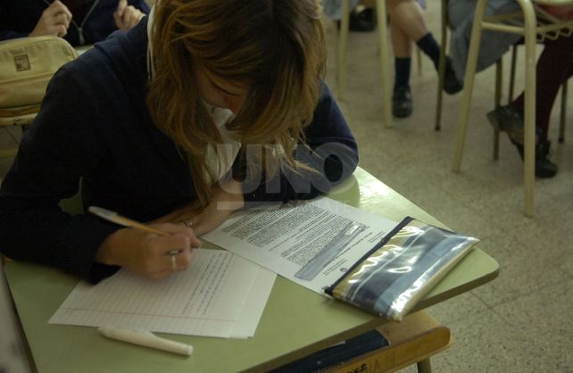 Caravana por la vuelta a clases. Será este sábado desde las 17 y en pedido de la finalización presencial del ciclo 2020 para los 5tos y 6tos años.