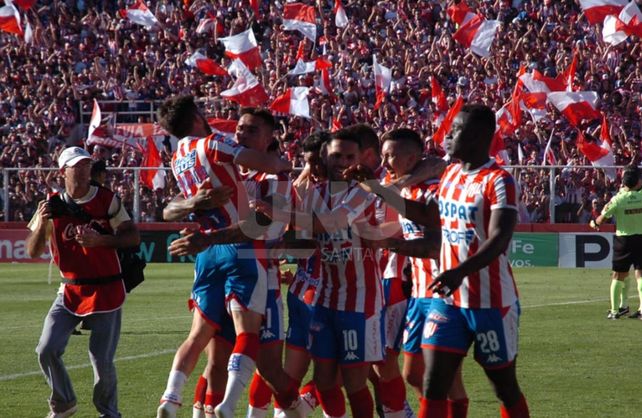 Unión lo jugó como una final y Colón como un partido más