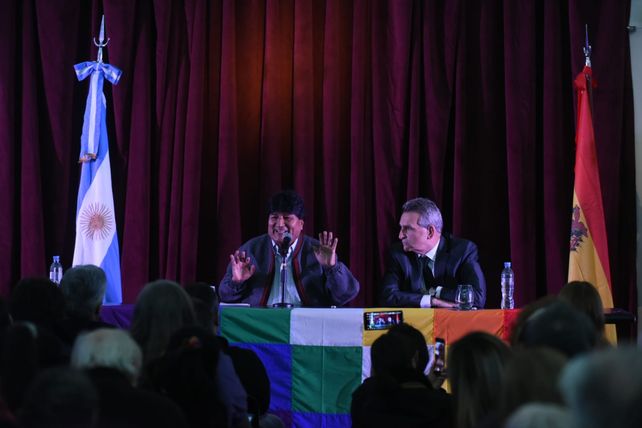 Evo Morales brindó una clase magistral en la sede de gobierno de la UNR. Agustín Rossi