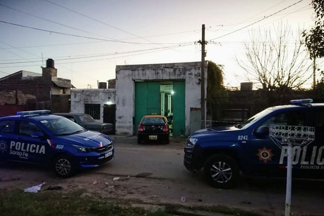 Bolivia al 2300. El 11 de marzo de 2022 hombres mandados por Alvarado balearon a dos personas para quedarse con el lugar.