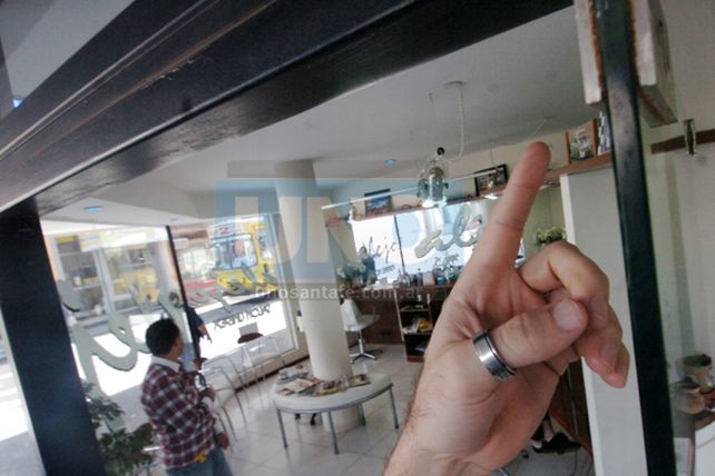 Peluquería Alejo: bronca e indignación de su dueño tras el robo Nº 60