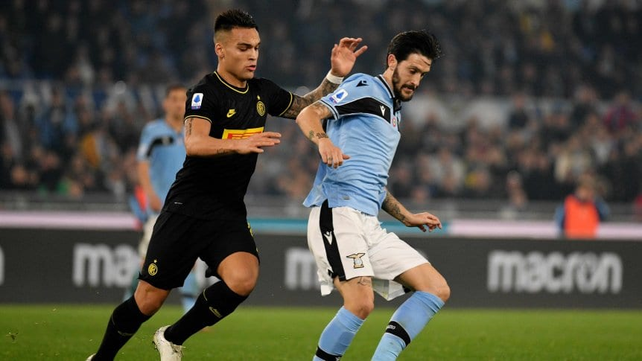 Lazio se lo dio vuelta a Inter y es único escolta de Juventus