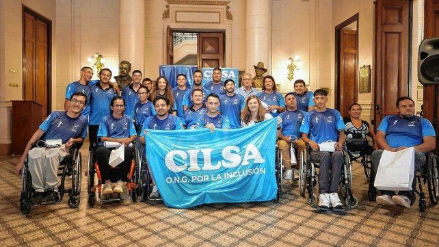 El equipo de básquet de Cilsa recibió un diploma de reconocimiento en la legislatura provincial. El equipo de básquet de Cilsa recibió un diploma de reconocimiento en la legislatura provincial.