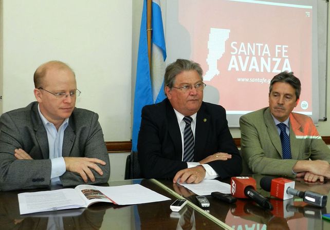 Santa Fe presentó una completa iniciativa para superar la crisis de la industria láctea
