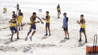 Máximo esfuerzo de parte del plantel de Central en la playa, frente al hotel Cottage.