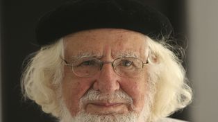 El poeta Ernesto Cardenal se siente un perseguido político en Nicaragua