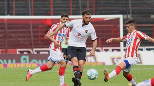 En el segundo partido Unión derrotó a Newells 2-1