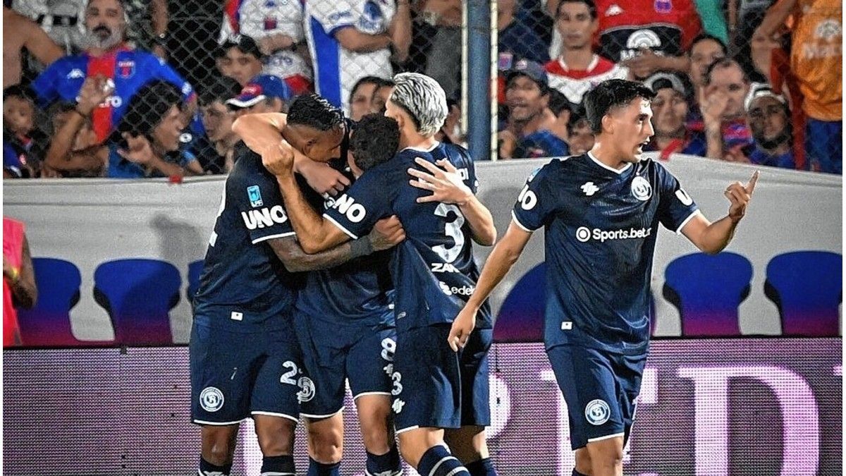 Independiente Rivadavia derrotó a Tigre y se aleja en la punta de la Zona B