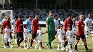 Newells igualó 1 a 1 con Once Caldas y luego cayó por penales.