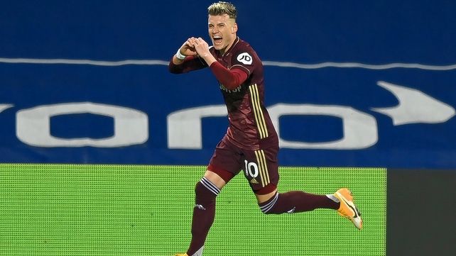 Leeds ganó y se alejó de la zona de descenso en Inglaterra