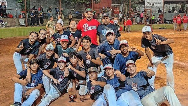 Los chicos de Patronato que jugaron el torneo en Talleres.