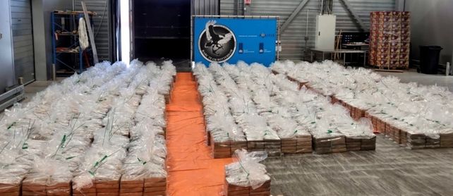 Los narcos infiltran los containers de  bananas para traficar desde Ecuador