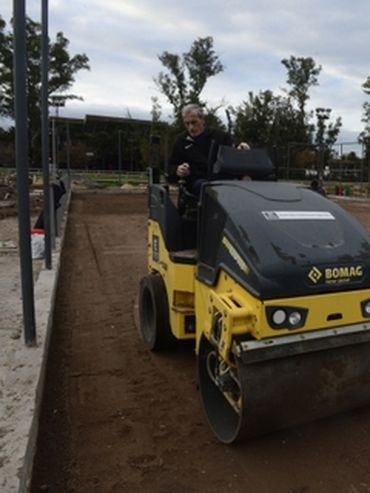 Apuran las canchas de tenis en el óvalo del Hipódromo para llegar a los Juegos Suramericanos