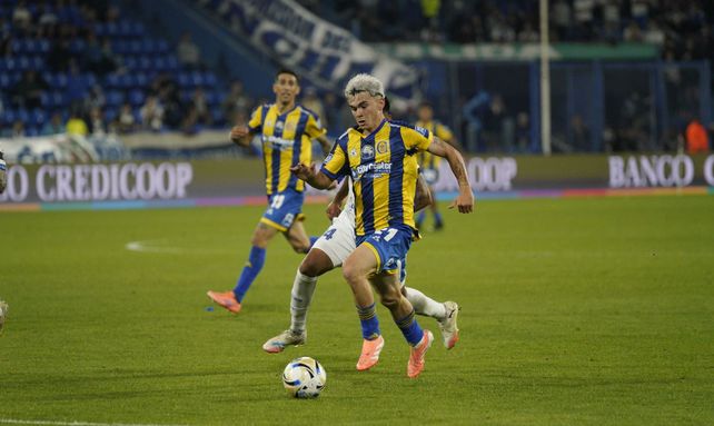 Santi López jugó su último partido ante Vélez y lo hizo como titular. Podría estar en el Central que enfrente a Instituto.