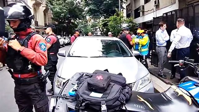 Diplomáticos rusos se negaron a hacer un test de alcoholemia. Los agentes escoltaron el auto a la embajada de Rusia y le hicieron la multa. Diputada denuncia