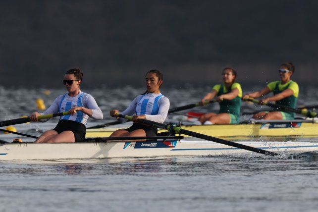 Ingrid Marcipar de Regatas clasificó a dos finales en el Panamericano de Chile.