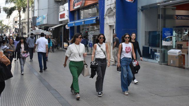 Fin de semana largo y de festejos por el día de la Madre: cómo funcionará el comercio en la ciudad