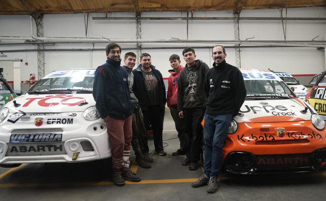 El staff es juvenil y muy profesional, además de ser grandes amigos entre sí.