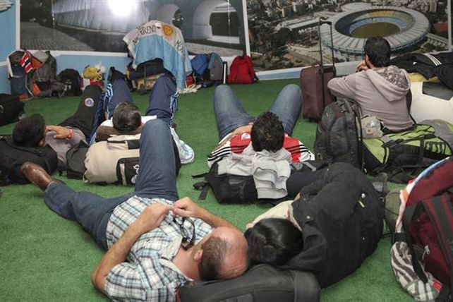 Los latinos que viven en la terminal de ómnibus de Río de Janeiro