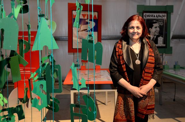 a ministra María de los Ángeles González en el espacio de la provincia de Santa Fe.