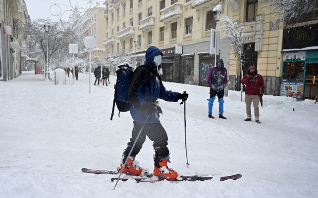 Madrid se paraliza tras la histórica nevada