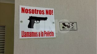 Otro cartel intimidatorio para los ladrones en Santa Fe