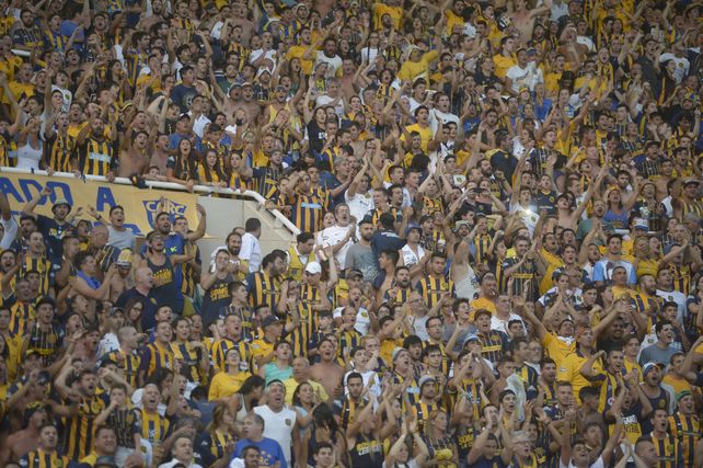 Las imágenes del carnaval canalla en las tribunas del estadio Kempes