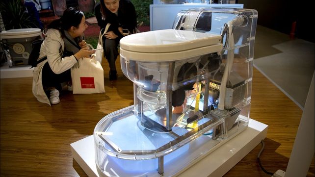 Bill Gates inventó un inodoro que funciona sin agua