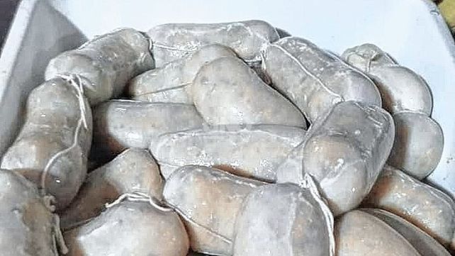 Un comedor comunitario del sur de Santa Fe elabora chorizos de polenta