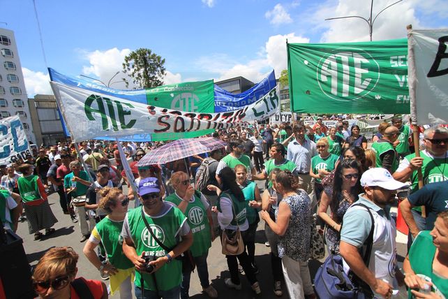 ATE y la Multisectorial marcharon y pidieron frenar el brutal ajuste de Macri