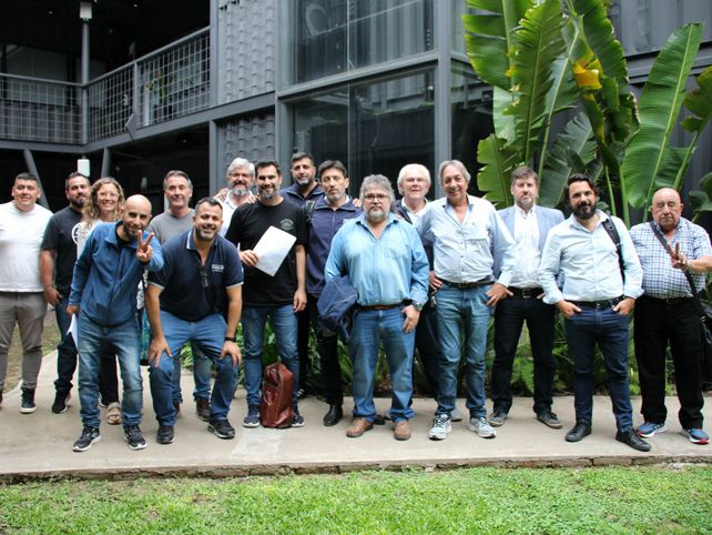 Los trabajadores aceiteros reclaman un incremento del salario mínimo vital y móvil.