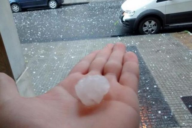 Rige un alerta por tormentas fuertes y caída de granizo