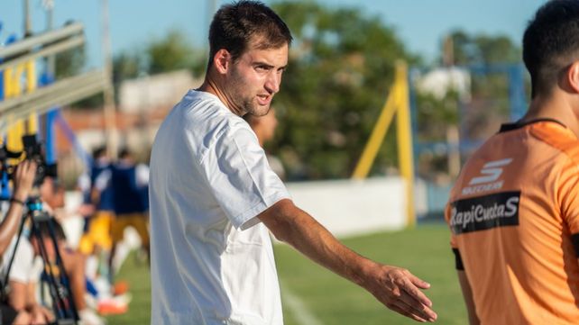 Fernán Ferlazzo, primer DT de Leones FC en la AFA.