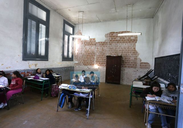 Escuela nocturna suspendió las clases por graves problemas eléctricos