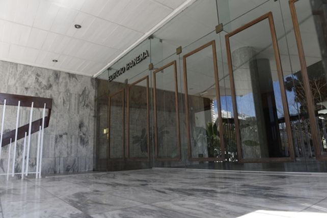 Avenida de la Libertad al 300. Allí también supo vivir Marisol Usandizaga y el edificio fue baleado el 4 de agosto de 2018.