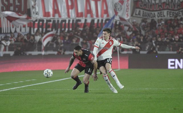 Newells, con protagonismo y enjundia, se llevó un gran punto de su visita a River
