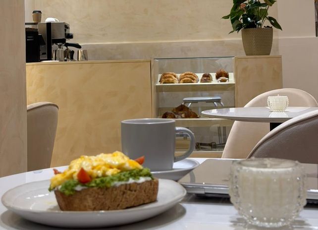 El espacio ofrecerá variedad de café y opciones de comida para desayunos o brunchs.