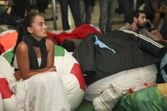 Los latinos que viven en la terminal de ómnibus de Río de Janeiro