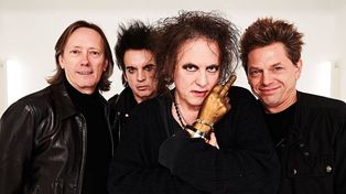 Irreverentes. The Cure, liderados por Robert Smith, vuelve a la Argentina &nbsp;a reencontrarse con sus fans.&nbsp;