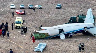 Un avión se estrelló en Kazajistán: al menos 39 muertos