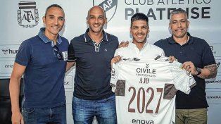 Platense le compró a Talleres el pase de Fernando Juárez