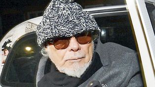 Detienen al cantante británico Gary Glitter por pedofilia