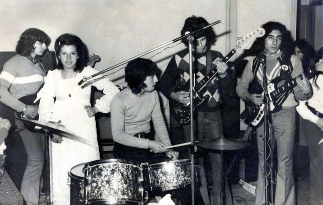 El grupo debutó en 1973 y pasó por varias etapas.