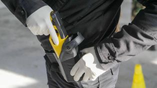 La Policía intervino en un caso que requirió utilización de pistola Taser