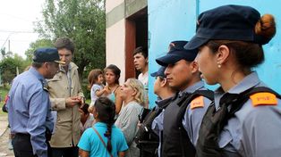 Las fuerzas de seguridad colaboran ante la emergencia hídrica