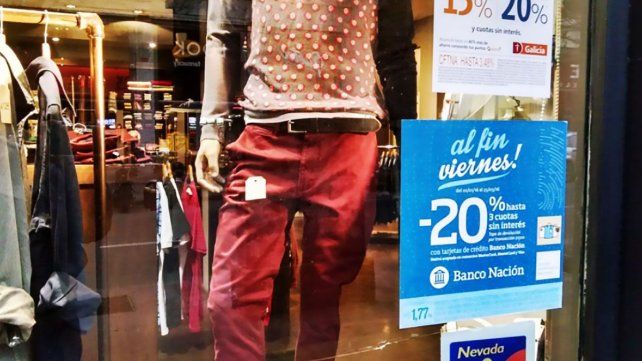 {altText(<p>Las ventas minoristas pyme descendieron 0,2% interanual en agosto, mientras las online en comercios con local a la calle tuvieron aumento interanual de 17,6%, seg{un informe de CAME</p>,Ventas minoristas pyme, otra vez en baja, según CAME)}
