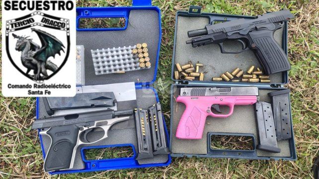 Las armas secuestradas durante el operativo Las armas secuestradas durante el operativo