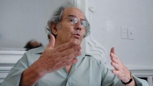 El premio Nobel Adolfo Pérez Esquivel dijo que la derecha, a través de Javier Milei, quiere llevar al pueblo a renunciar a sus derechos.&nbsp;